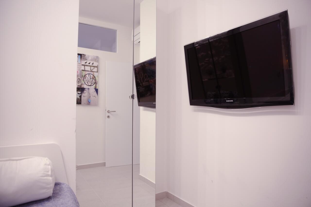 Villa Mit Whirlpool Fuer 32 Per ซริกเวนิซา ภายนอก รูปภาพ