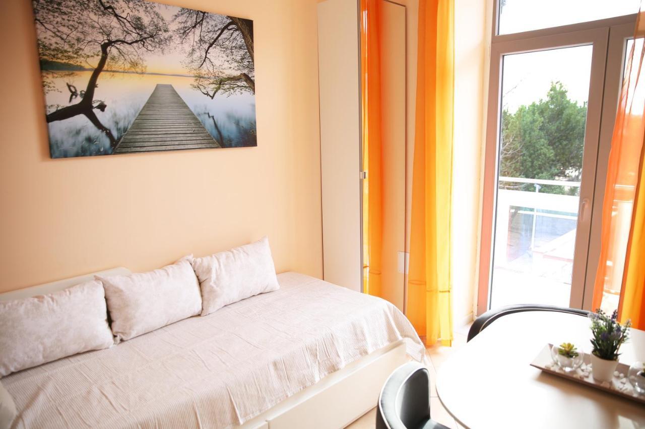 Villa Mit Whirlpool Fuer 32 Per ซริกเวนิซา ภายนอก รูปภาพ